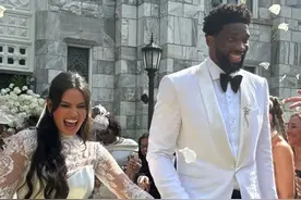 29岁恩比德正式结婚：牵手爱妻开怀大笑 两人相恋5年育有一子图片