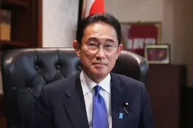 日韩峰会在即，055大驱领衔，解放军舰队亮剑，再次战巡日本海图片