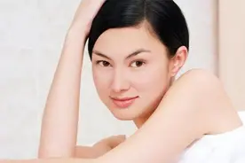 从“玉兰油女孩”到单亲妈妈，离开富豪老公，丹尼尔活出完美人生图片