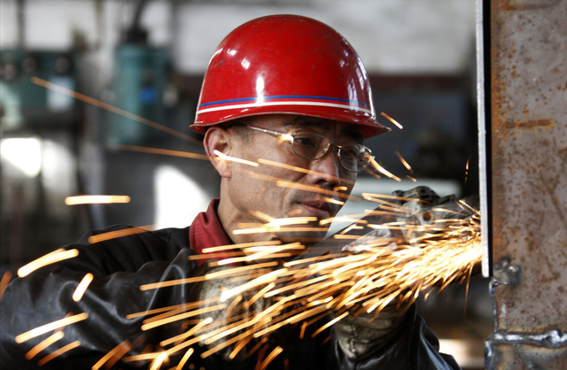 家家住别墅开豪车，全国第一村华西村，为何会“富极而衰”？