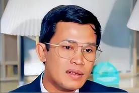 柬埔寨首相洪森“炫”旧照！“老婆心中我最帅”图片