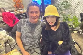 “酒蒙子”景岗山又喝酒了，曾经红透半边天，如何打烂一手好牌？图片