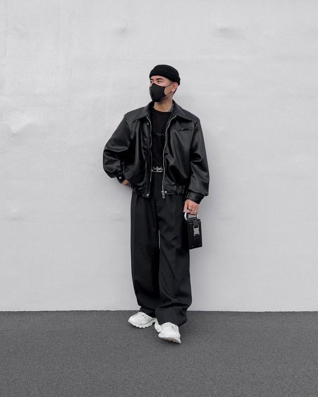 今年秋冬穿皮衣,流行"一身黑"的搭配,这些造型时髦又显男人味