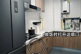 使用时要打开天然气橱柜，幸亏验收员提醒，费气隐患还很大图片