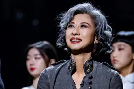 叶倩文：与林子祥结婚24年不生孩子，62岁的她依旧被宠成少女图片