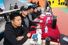 篮球比赛记录台科普图片