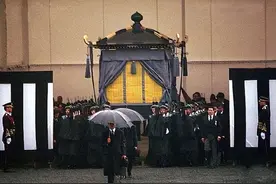 日本邀请我国参加裕仁天皇葬礼，我国霸气回复四字，让其羞愧不已图片