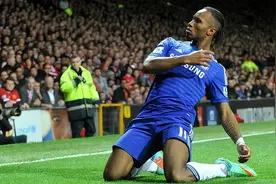 那个滑跪三道杠的男人，凭借什么魔力征服斯坦福桥？图片