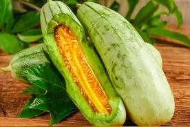 三华李成“离谱李”，枇杷崩盘，羊角蜜腰斩，网友为何还说吃不起图片