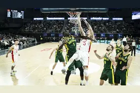 又是世界杯了，我们还能再信周琦一次吗？图片