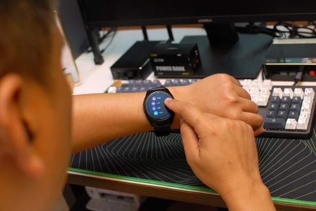 耳机手表二合一设计，智能手表新形态：Wearbuds watch X2