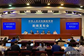 新版课程方案出炉，语文位居第一，英语的主科地位被撼动了吗？图片