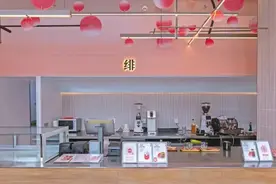 国庆探店 | 最高日营收1.3万，这个咖啡品牌特别会做“女性生意”图片