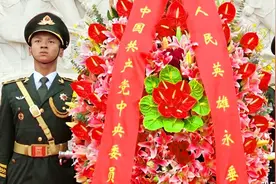 给人民英雄纪念碑敬献的9个花篮，代表哪些单位，知道的没几个人图片