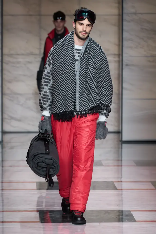 ������Giorgio Armani 2023�＾ϵ����װ������ʱ��