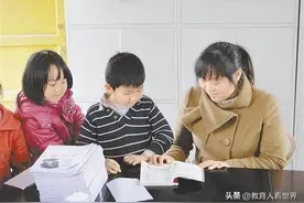 老教师非常敬业，1分之差与高级职称擦肩而过，校长很难过图片