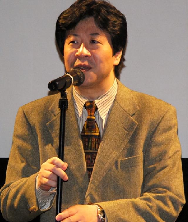 在车站投放涩气兔女郎广告后，这款国产游戏被炎上了