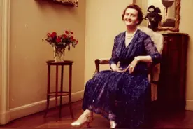 美国“骨灰级”宅女：19岁继承巨额遗产，宅家80年，104岁图片