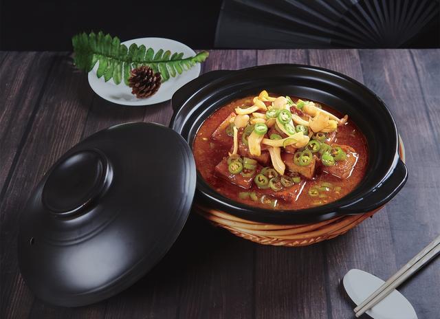 花胶甲鱼煲鸡可以吗 花胶甲鱼煲鸡功效和作用