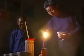 湖南农户半夜被敲门声惊醒，开门竟空无一人，邻居帮忙守夜被吓跑图片