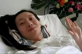 事实证明，那个让张艺谋愧疚一生的女人，已经走上了另一条大道图片