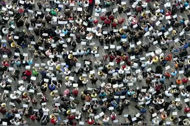 我国曾经如何解决严重的失业问题图片