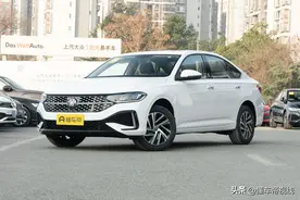 新车 | 售13.09万元，大众朗逸星空五百万版实拍，1.5升发动机+6AT图片