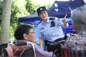 北京牛街“片儿警”沈琦：帮助独居老年人实现“一键式呼救”创建“平安小剧场”提升百姓防范意识图片