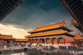 1992年故宫墙上真的出现神秘宫女了吗？专家给出的解释却漏洞百出图片