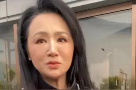 曹颖浪姐6低情商发言出圈！50岁状态引热议，腰臀比成最大反差图片