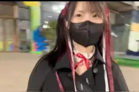 不堪入目！普宁网红周某娜在公共场所拍摄不雅视频，涉嫌牟利被捕图片