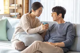 两性交往，女人愿意和你约会，一般都是这些目的图片