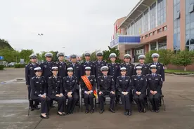 党旗照我去奋斗 | 车管所党支部：立警为公心向党 服务一流暖民心图片