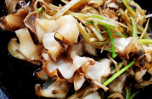 黑豆排骨花胶汤 黑豆花胶排骨汤的功效