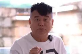 71岁陈百祥自曝发量惊人，揭露爱演配角原因，称与主角拿同样片酬图片