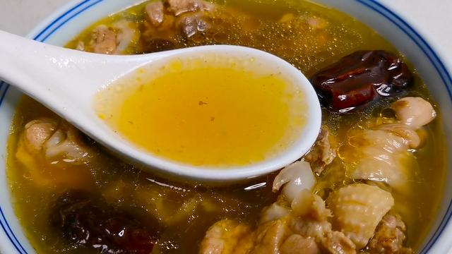 怎么煲野鸡汤好吃又营养（炖鸡汤牢记3放3不放）