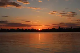 历数我在杭州追过的日出 · 一 | 最璀璨的苏堤日出图片