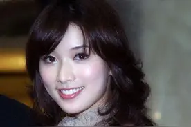 原创翟凌：前男友报复爆不雅视频，嫁富豪终获幸福图片