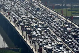 道路上找不到停车位怎么办？3个停车小妙招，可以避免被罚！图片