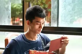 “高考钉子户”复读13年高三，只为上清华，今年参加高考时已34岁图片