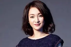 周迅半裸人体模特画曝光，一幅卖184万！18岁为艺术献身图片