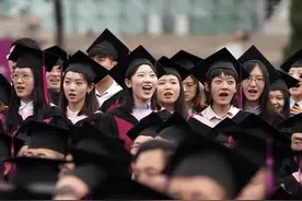 大专生能不能称为大学生呢图片