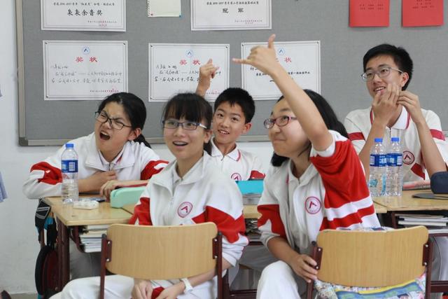 成为初中生,孩子变得叛逆?这6个原因,值得家长反思