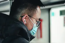 听力科学：每天戴耳机8个小时左右，耳朵会发生啥？图片