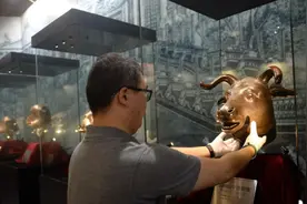 圆明园被毁160年后，专家打捞河道时，意外挖出一件罕见的文物图片