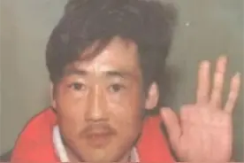 80年代“座山雕”：学张作霖建百人“军队”，和6个女人共同生活图片