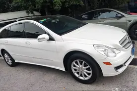 白送都没人要的车子！这辆标价4万块的奔驰R500啥情况？图片