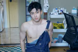 去深圳男生家做客第8期-深圳男生居家写真图片