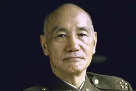 1949年蒋介石败退台湾时，手里还有多少部队？说出来令人震惊图片