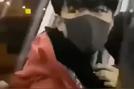 王源引火上身？粉丝们间疯狂互撕，王俊凯发长文制止骂战图片